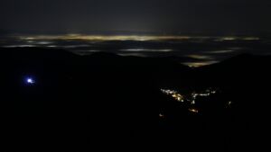 Dieses Bild zeigt eine Webcam-Aufnahme vom Achertal, aufgenommen am Mittwoch, den 17.12.2025 um 01:30 Uhr. Die Temperatur betrug 6.7°C.