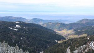 Dieses Bild zeigt eine Webcam-Aufnahme vom Achertal, aufgenommen am Dienstag, den 27.01.2026 um 12:30 Uhr. Die Temperatur betrug 4.4°C.