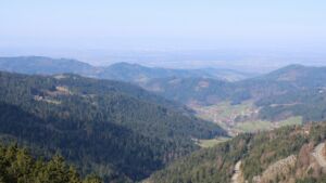 Dieses Bild zeigt eine Webcam-Aufnahme vom Achertal, aufgenommen am Mittwoch, den 18.03.2026 um 10:50 Uhr. Die Temperatur betrug 2.4°C.