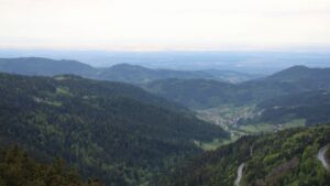 Dieses Bild zeigt eine Webcam-Aufnahme vom Achertal, aufgenommen am Sonntag, den 03.05.2026 um 07:40 Uhr. Die Temperatur betrug 12°C.