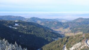 Dieses Bild zeigt eine Webcam-Aufnahme vom Achertal, aufgenommen am Dienstag, den 27.01.2026 um 11:00 Uhr. Die Temperatur betrug 3.5°C.