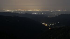 Dieses Bild zeigt eine Webcam-Aufnahme vom Achertal, aufgenommen am Sonntag, den 15.06.2025 um 03:20 Uhr. Die Temperatur betrug 19.2°C.
