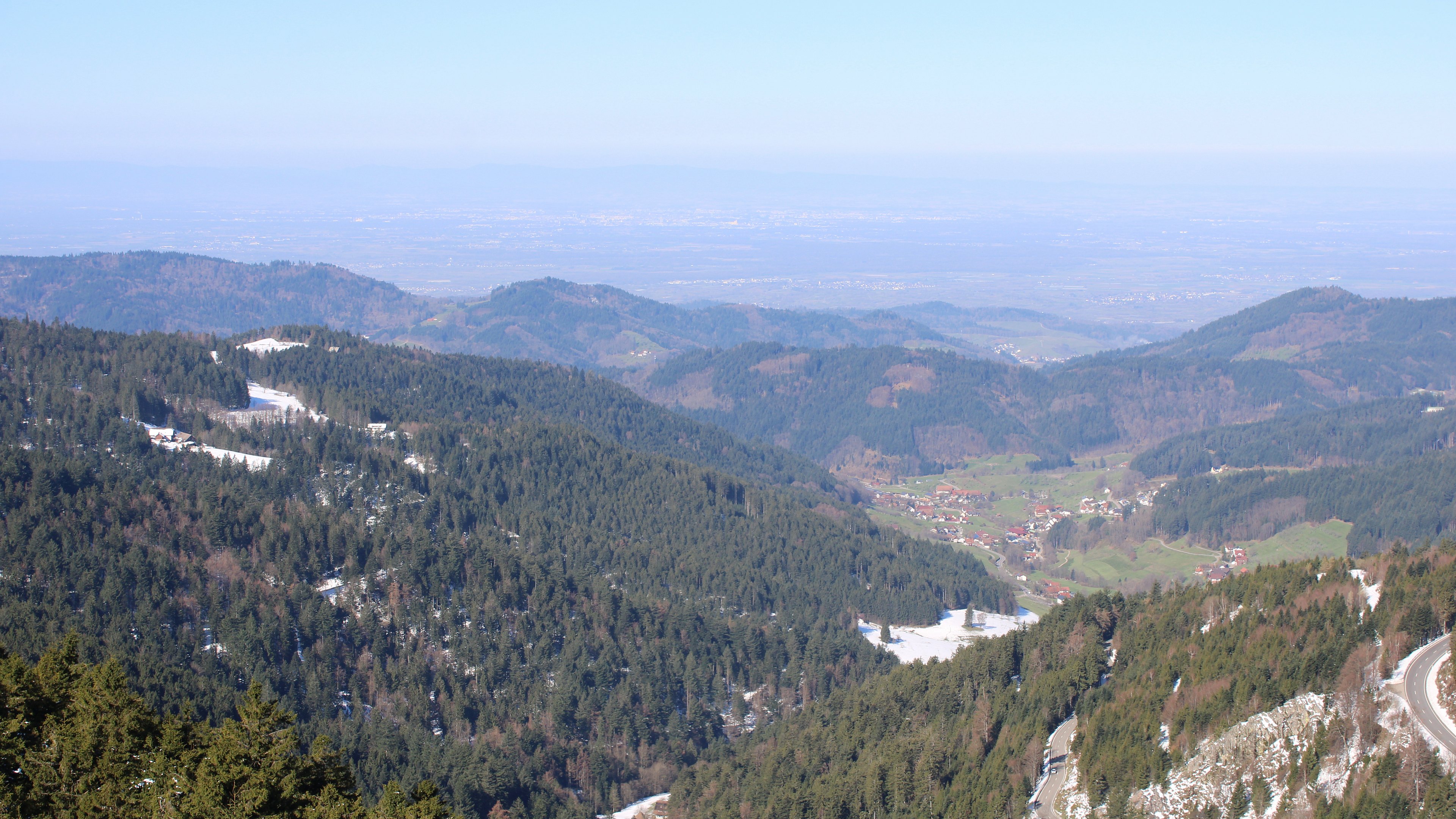 Dieses Bild zeigt eine Webcam-Aufnahme vom Achertal, aufgenommen am Donnerstag, den 02.04.2026 um 10:30 Uhr. Die Temperatur betrug 5.1°C.