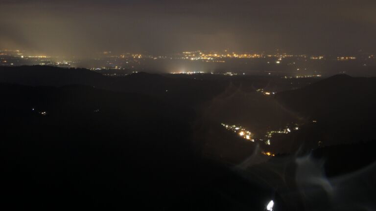 Dieses Bild zeigt eine Webcam-Aufnahme vom Achertal, aufgenommen am Sonntag, den 25.05.2025 um 22:30 Uhr. Die Temperatur betrug 10.1°C.
