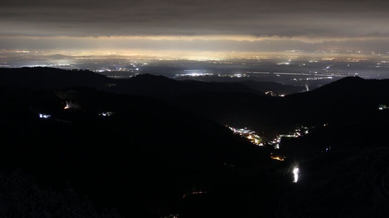 Dieses Bild zeigt eine Webcam-Aufnahme vom Achertal, aufgenommen am Donnerstag, den 27.11.2025 um 06:20 Uhr. Die Temperatur betrug -3.3°C.