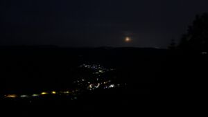 Dieses Bild zeigt eine Webcam-Aufnahme vom Achertal, aufgenommen am Samstag, den 30.05.2026 um 04:00 Uhr. Die Temperatur betrug 17.8°C.