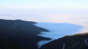 Dieses Bild zeigt eine Webcam-Aufnahme vom Achertal, aufgenommen am Samstag, den 13.12.2025 um 09:20 Uhr. Die Temperatur betrug 8.4°C.