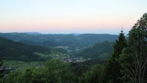 Dieses Bild zeigt eine Webcam-Aufnahme vom Achertal, aufgenommen am Freitag, den 22.05.2026 um 05:40 Uhr. Die Temperatur betrug 15.5°C.
