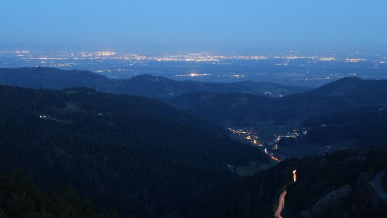 Dieses Bild zeigt eine Webcam-Aufnahme vom Achertal, aufgenommen am Donnerstag, den 09.04.2026 um 06:10 Uhr. Die Temperatur betrug 11.4°C.