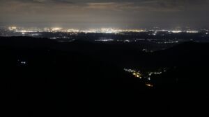 Dieses Bild zeigt eine Webcam-Aufnahme vom Achertal, aufgenommen am Samstag, den 09.05.2026 um 03:40 Uhr. Die Temperatur betrug 9.2°C.