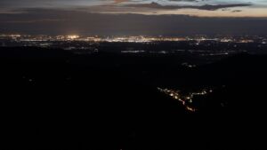 Dieses Bild zeigt eine Webcam-Aufnahme vom Achertal, aufgenommen am Dienstag, den 22.04.2025 um 21:40 Uhr. Die Temperatur betrug 9.1°C.