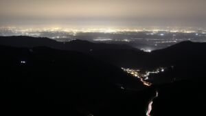 Dieses Bild zeigt eine Webcam-Aufnahme vom Achertal, aufgenommen am Donnerstag, den 05.03.2026 um 19:40 Uhr. Die Temperatur betrug 8.7°C.