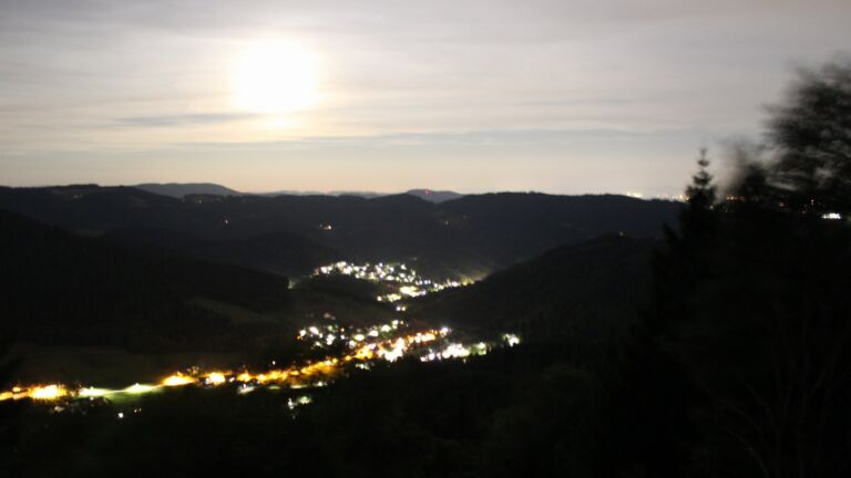 Dieses Bild zeigt eine Webcam-Aufnahme vom Achertal, aufgenommen am Samstag, den 25.07.2026 um 00:00 Uhr. Die Temperatur betrug 19.9°C.
