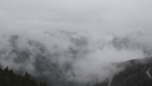 Dieses Bild zeigt eine Webcam-Aufnahme vom Achertal, aufgenommen am Sonntag, den 12.04.2026 um 14:00 Uhr. Die Temperatur betrug 2.3°C.