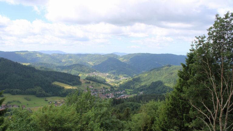 Dieses Bild zeigt eine Webcam-Aufnahme vom Achertal, aufgenommen am Samstag, den 13.06.2026 um 11:10 Uhr. Die Temperatur betrug 17.6°C.