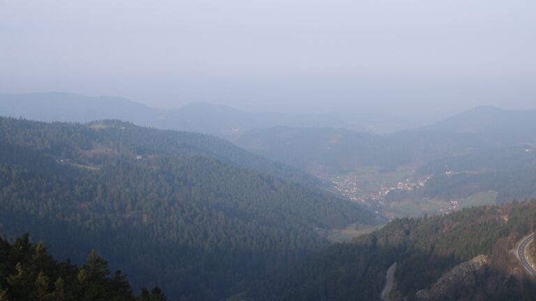 Dieses Bild zeigt eine Webcam-Aufnahme vom Achertal, aufgenommen am Montag, den 09.03.2026 um 08:20 Uhr. Die Temperatur betrug 8.1°C.