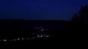 Dieses Bild zeigt eine Webcam-Aufnahme vom Achertal, aufgenommen am Mittwoch, den 08.07.2026 um 04:10 Uhr. Die Temperatur betrug 18.1°C.