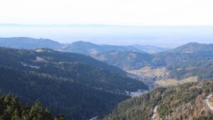 Dieses Bild zeigt eine Webcam-Aufnahme vom Achertal, aufgenommen am Donnerstag, den 01.01.2026 um 12:40 Uhr. Die Temperatur betrug -3.9°C.