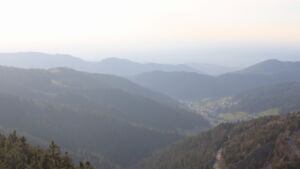 Dieses Bild zeigt eine Webcam-Aufnahme vom Achertal, aufgenommen am Dienstag, den 03.03.2026 um 17:00 Uhr. Die Temperatur betrug 9.2°C.