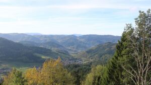 Dieses Bild zeigt eine Webcam-Aufnahme vom Achertal, aufgenommen am Donnerstag, den 29.10.2026 um 10:30 Uhr. Die Temperatur betrug 10.7°C.