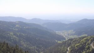 Dieses Bild zeigt eine Webcam-Aufnahme vom Achertal, aufgenommen am Donnerstag, den 30.04.2026 um 18:00 Uhr. Die Temperatur betrug 10.7°C.