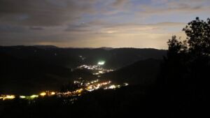 Dieses Bild zeigt eine Webcam-Aufnahme vom Achertal, aufgenommen am Mittwoch, den 16.09.2026 um 20:50 Uhr. Die Temperatur betrug 13.2°C.