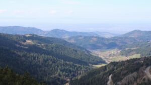 Dieses Bild zeigt eine Webcam-Aufnahme vom Achertal, aufgenommen am Dienstag, den 03.03.2026 um 12:00 Uhr. Die Temperatur betrug 9.9°C.