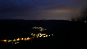 Dieses Bild zeigt eine Webcam-Aufnahme vom Achertal, aufgenommen am Freitag, den 19.06.2026 um 22:40 Uhr. Die Temperatur betrug 17.6°C.