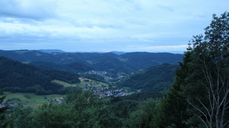 Dieses Bild zeigt eine Webcam-Aufnahme vom Achertal, aufgenommen am Donnerstag, den 11.06.2026 um 21:40 Uhr. Die Temperatur betrug 11°C.
