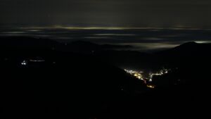 Dieses Bild zeigt eine Webcam-Aufnahme vom Achertal, aufgenommen am Mittwoch, den 21.01.2026 um 22:00 Uhr. Die Temperatur betrug 5.4°C.