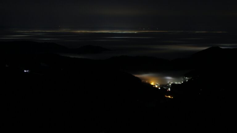 Dieses Bild zeigt eine Webcam-Aufnahme vom Achertal, aufgenommen am Mittwoch, den 21.01.2026 um 01:20 Uhr. Die Temperatur betrug 6.2°C.