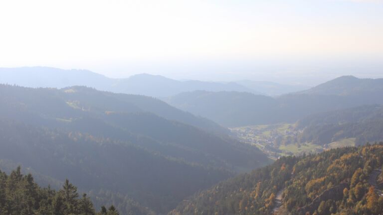 Dieses Bild zeigt eine Webcam-Aufnahme vom Achertal, aufgenommen am Samstag, den 11.10.2025 um 17:00 Uhr. Die Temperatur betrug 11.2°C.