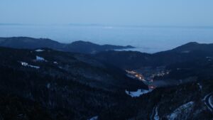 Dieses Bild zeigt eine Webcam-Aufnahme vom Achertal, aufgenommen am Samstag, den 22.11.2025 um 07:00 Uhr. Die Temperatur betrug -4.8°C.