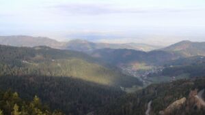 Dieses Bild zeigt eine Webcam-Aufnahme vom Achertal, aufgenommen am Montag, den 06.04.2026 um 08:00 Uhr. Die Temperatur betrug 7.4°C.