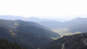 Dieses Bild zeigt eine Webcam-Aufnahme vom Achertal, aufgenommen am Freitag, den 17.04.2026 um 18:20 Uhr. Die Temperatur betrug 14.4°C.