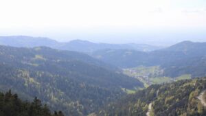 Dieses Bild zeigt eine Webcam-Aufnahme vom Achertal, aufgenommen am Montag, den 20.04.2026 um 17:10 Uhr. Die Temperatur betrug 6.8°C.