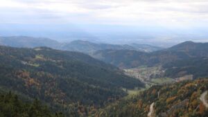 Dieses Bild zeigt eine Webcam-Aufnahme vom Achertal, aufgenommen am Mittwoch, den 15.10.2025 um 16:00 Uhr. Die Temperatur betrug 8.1°C.