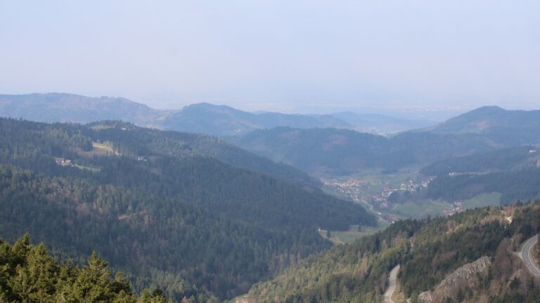 Dieses Bild zeigt eine Webcam-Aufnahme vom Achertal, aufgenommen am Samstag, den 21.03.2026 um 09:40 Uhr. Die Temperatur betrug 8.7°C.