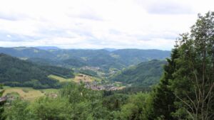 Dieses Bild zeigt eine Webcam-Aufnahme vom Achertal, aufgenommen am Mittwoch, den 03.06.2026 um 13:30 Uhr. Die Temperatur betrug 12.7°C.