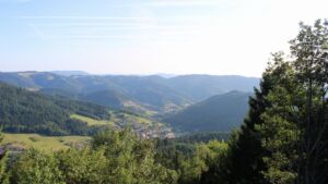 Dieses Bild zeigt eine Webcam-Aufnahme vom Achertal, aufgenommen am Donnerstag, den 23.07.2026 um 19:10 Uhr. Die Temperatur betrug 23.3°C.