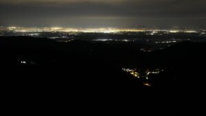 Dieses Bild zeigt eine Webcam-Aufnahme vom Achertal, aufgenommen am Samstag, den 01.11.2025 um 02:00 Uhr. Die Temperatur betrug 11.6°C.