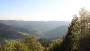 Dieses Bild zeigt eine Webcam-Aufnahme vom Achertal, aufgenommen am Montag, den 05.10.2026 um 18:00 Uhr. Die Temperatur betrug 25.1°C.