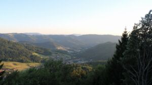 Dieses Bild zeigt eine Webcam-Aufnahme vom Achertal, aufgenommen am Dienstag, den 28.07.2026 um 20:30 Uhr. Die Temperatur betrug 25.3°C.
