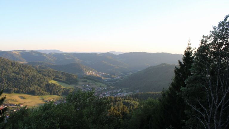 Dieses Bild zeigt eine Webcam-Aufnahme vom Achertal, aufgenommen am Dienstag, den 28.07.2026 um 20:30 Uhr. Die Temperatur betrug 25.3°C.