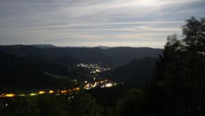 Dieses Bild zeigt eine Webcam-Aufnahme vom Achertal, aufgenommen am Freitag, den 25.09.2026 um 03:30 Uhr. Die Temperatur betrug 10.4°C.