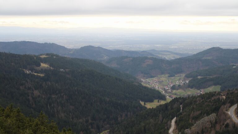 Dieses Bild zeigt eine Webcam-Aufnahme vom Achertal, aufgenommen am Samstag, den 28.02.2026 um 15:30 Uhr. Die Temperatur betrug 4.2°C.