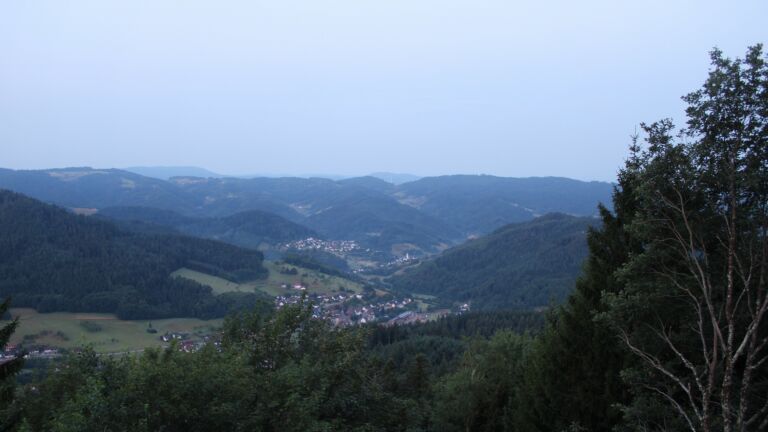 Dieses Bild zeigt eine Webcam-Aufnahme vom Achertal, aufgenommen am Samstag, den 18.07.2026 um 05:30 Uhr. Die Temperatur betrug 15.7°C.