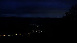 Dieses Bild zeigt eine Webcam-Aufnahme vom Achertal, aufgenommen am Freitag, den 05.06.2026 um 04:10 Uhr. Die Temperatur betrug 9°C.