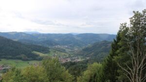 Dieses Bild zeigt eine Webcam-Aufnahme vom Achertal, aufgenommen am Freitag, den 09.10.2026 um 14:10 Uhr. Die Temperatur betrug 10.2°C.