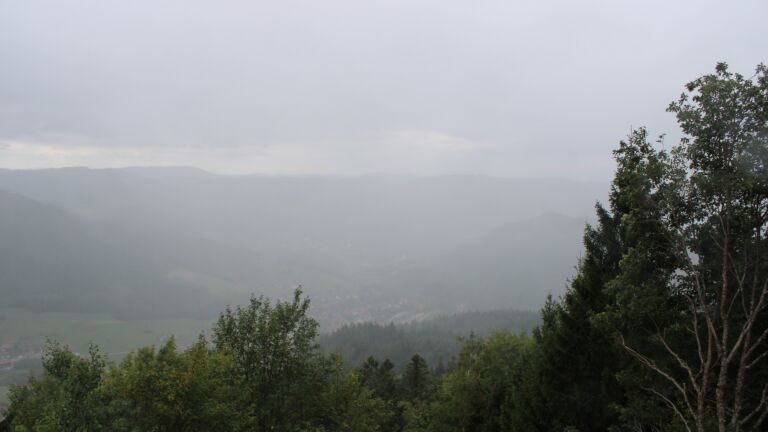 Dieses Bild zeigt eine Webcam-Aufnahme vom Achertal, aufgenommen am Freitag, den 18.09.2026 um 12:40 Uhr. Die Temperatur betrug 11.7°C.